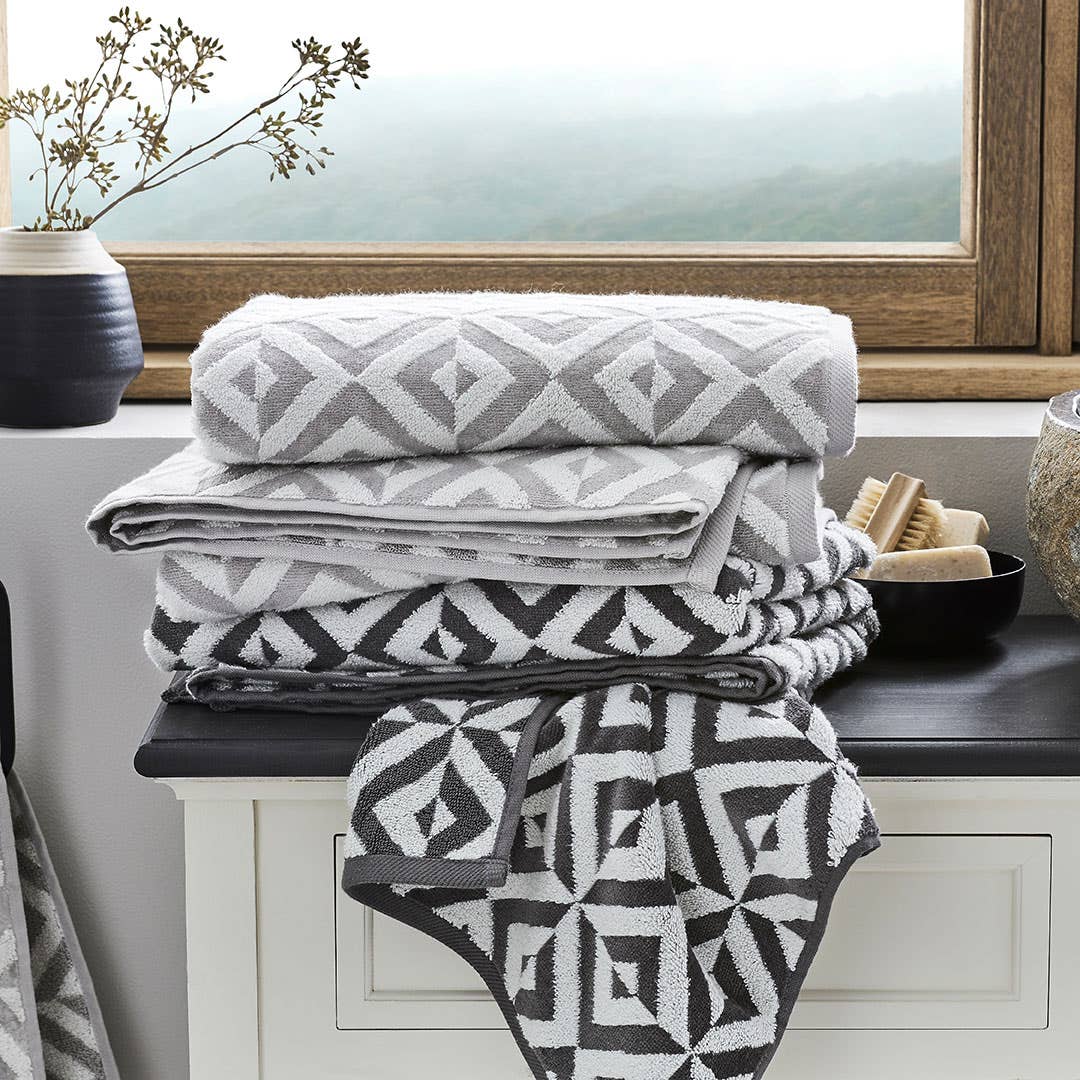 Hampton Towel - Charcoal Ivory